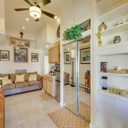 Ferienwohnung Cozy And Convenient Elmont Retreat With Patio!